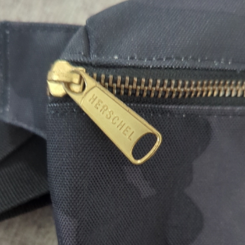 Herschel Supply Company Black Camo Men's Bag - Picture 2 of 5